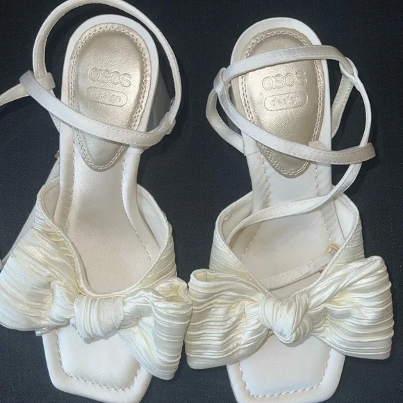 ASOS Cream Bow Heels - Picture 4 of 4